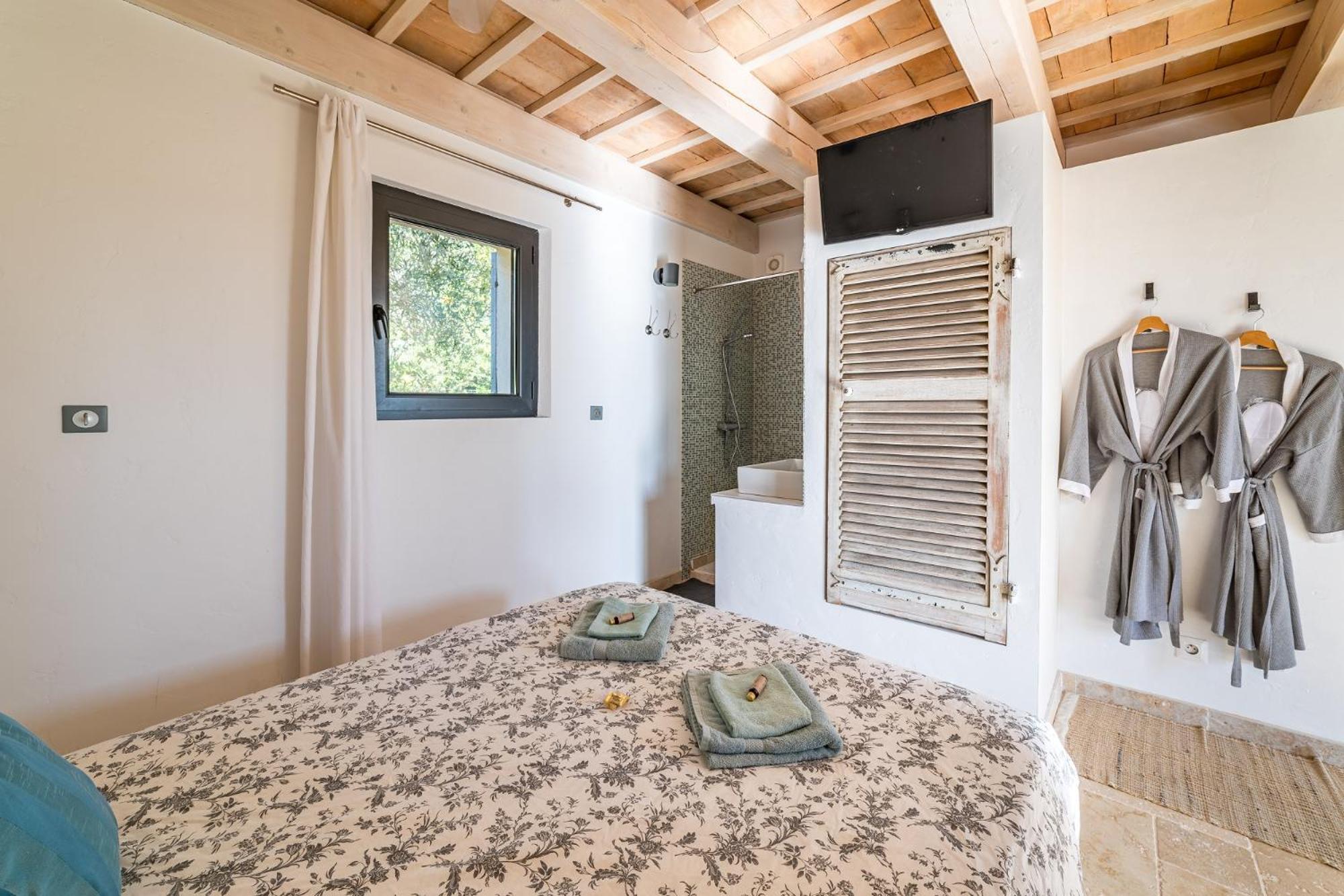 O Patio Du Mas Bed & Breakfast